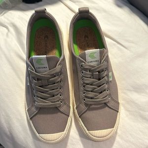 Cariuma OCA Low Mystic Grey Canvas Skateboard Sneakers Women’s Sz 9.5 mens 8 NEW